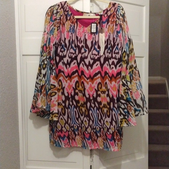 Gauze like ikat designed blouse. Lined with bell sleeves. Brand new, beautiful ! - Picture 1 of 3